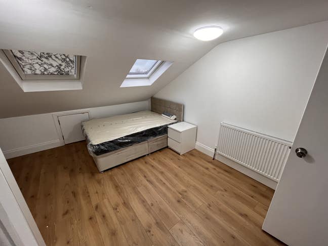 En- suite double room In Edmonton Green! Main Photo