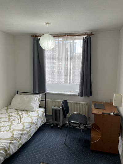 Flat Share Semi-double Room Main Photo