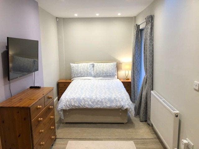 Double room - sunny with private use of main bathr Main Photo