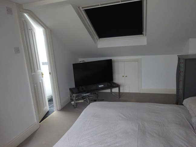Barnes EnSuite Room for Rent &pound;700 pcm incl Main Photo
