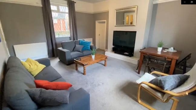 Professional House Share Main Photo