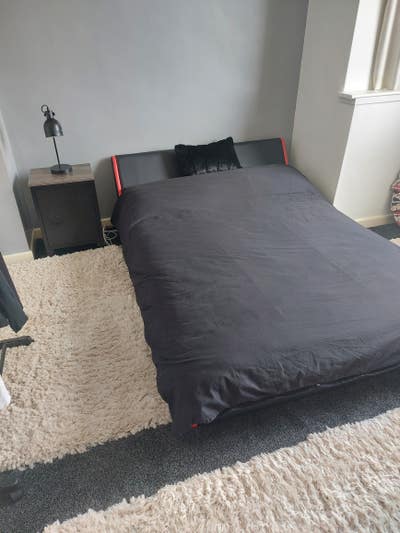 Room to rent Main Photo