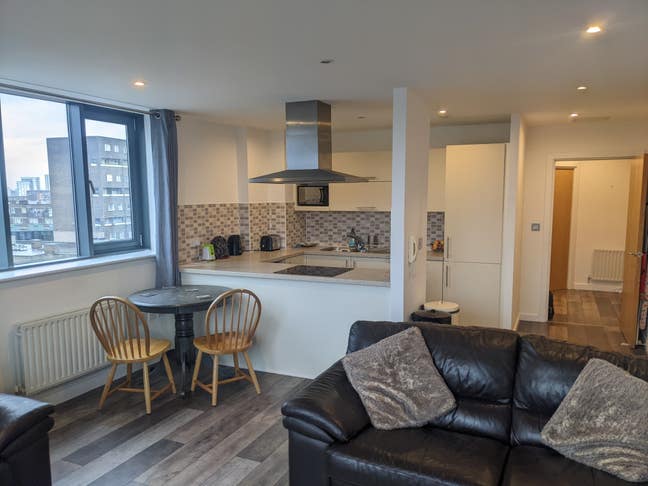 2 bed flat nr Canary Wharf (2nd room used 2npw) Main Photo