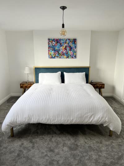 Large double room with en-suite  Main Photo