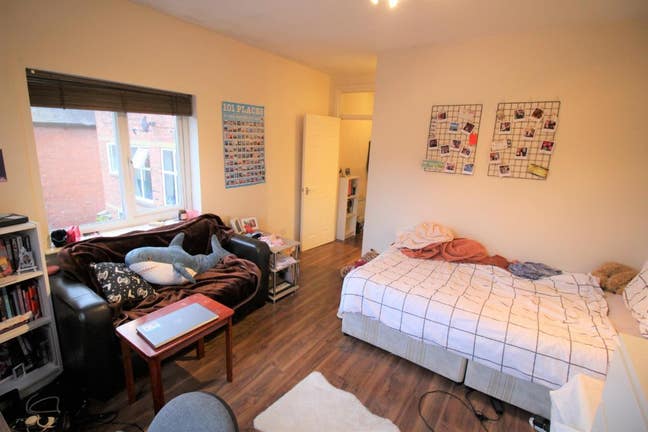 1 Bedroom Flat on Cardigan Road from July Main Photo