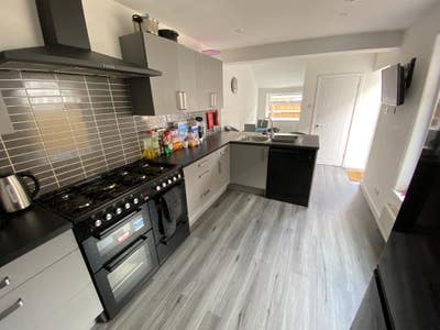 Stunning Central HMO Main Photo