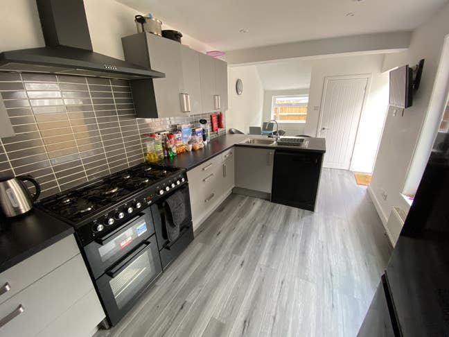 Stunning Central HMO Main Photo