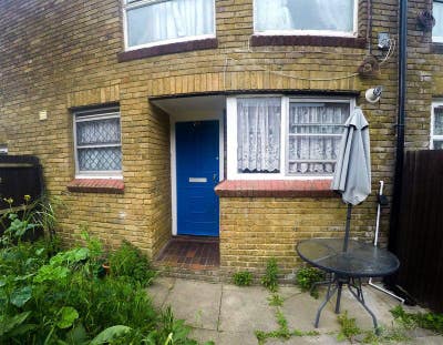 Double Room by the Vic Park - READY TO GO Main Photo