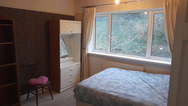 Lovely bright room 2mins from Portslade Station  Main Photo