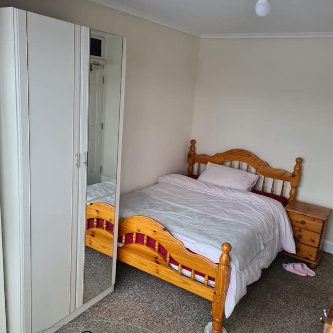 Large double room to rent in hanger lane (w5) Main Photo