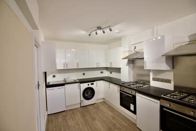 Lovely Ensuite Double  Room in bright modern House Main Photo