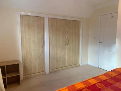 Spacious Double Room Available in Farnborough Main Photo