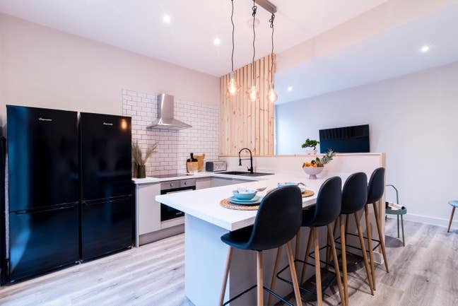 ✨ Luxe Ensuite Living in Ashton 📍 Main Photo