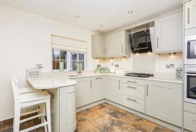 Double room to rent in a 3 bed house Main Photo