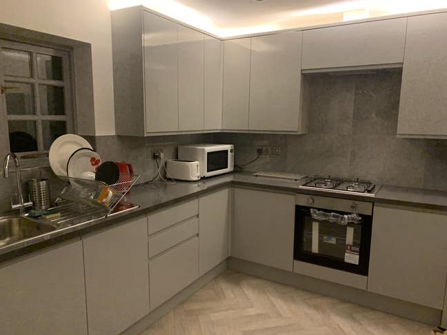 Ensuite Double room, Nr Windsor and Heathrow.  Main Photo