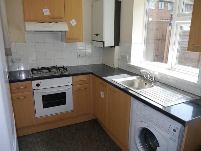 4 rooms & 2 bathrooms - Preferred Postgrads CCCU Main Photo