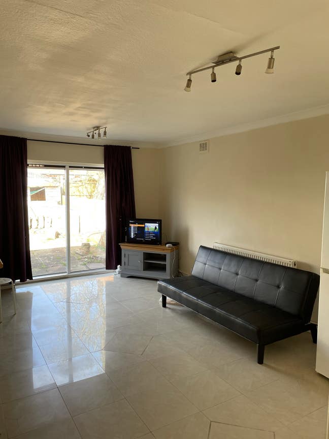 2 double bedroom detached bungalow with garden Main Photo