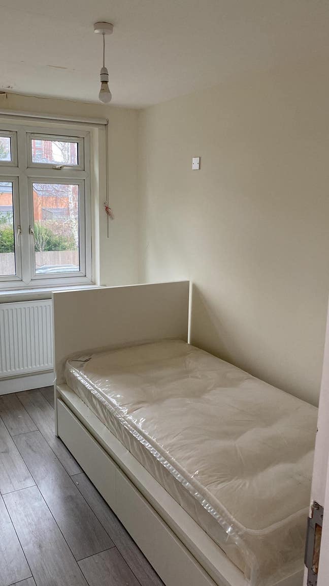 A bedroom with a separate study/ office room Main Photo