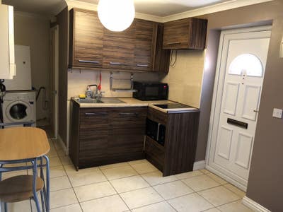 Short-Term Let - 1 Bed Flat near Uni  Main Photo