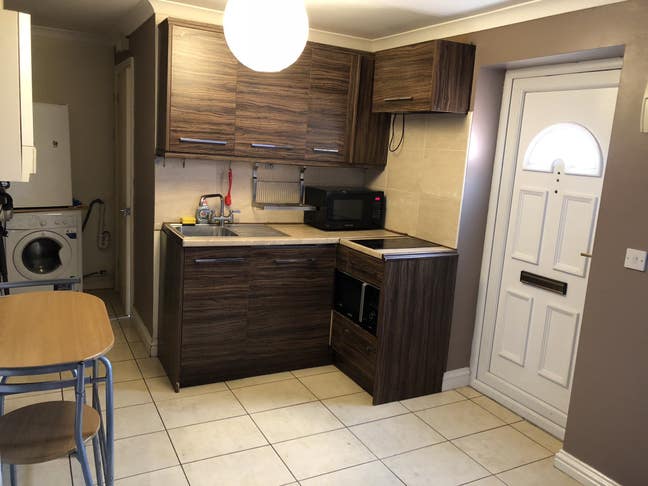 Short-Term Let - 1 Bed Flat near Uni  Main Photo