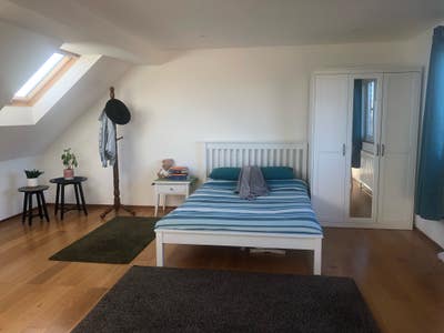 Rent exceptionally spacious bedroom with ensuite Main Photo