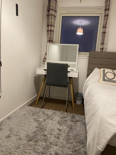 Amazing  Single  spacious furnished Bedroom   Main Photo