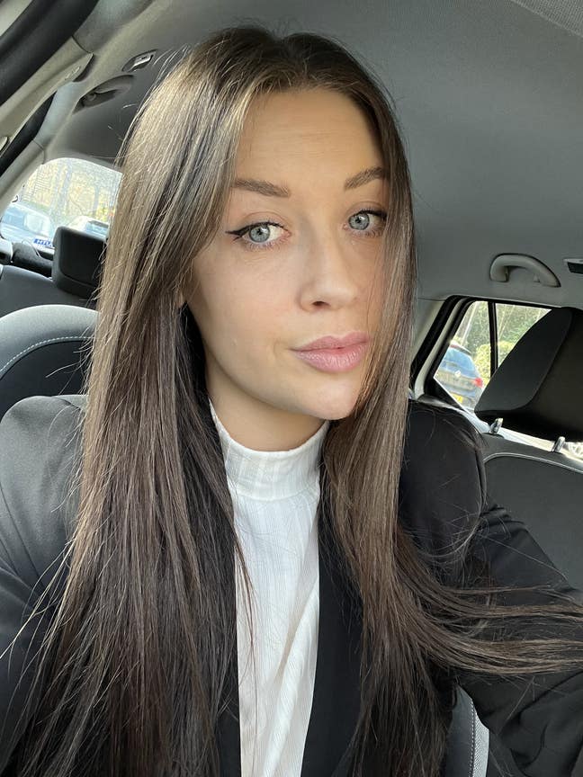 I am a professional female  aged 32 looking f... Main Photo