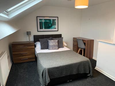 Room in Barnsley - Deposit Alternative Available Main Photo