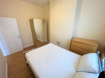 Good Sized 1 Bedroom Flat | Available Now | N4 Main Photo