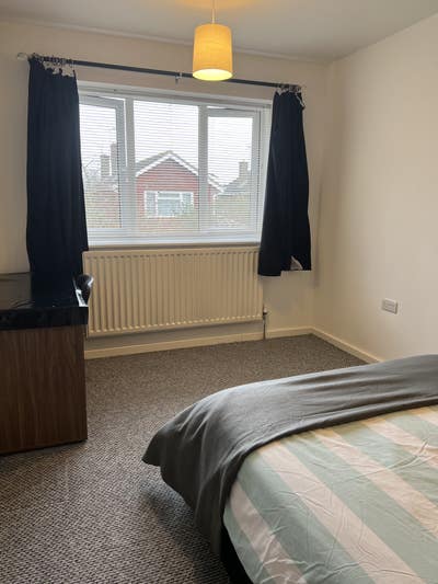 Double en-suite room to rent  Main Photo