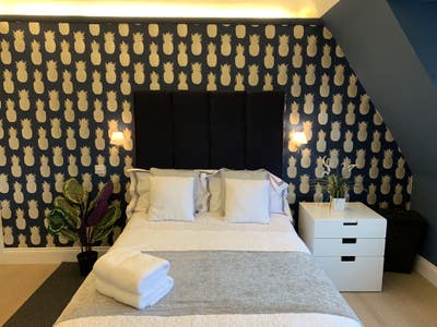 Large En-Suite room in newly built house Main Photo