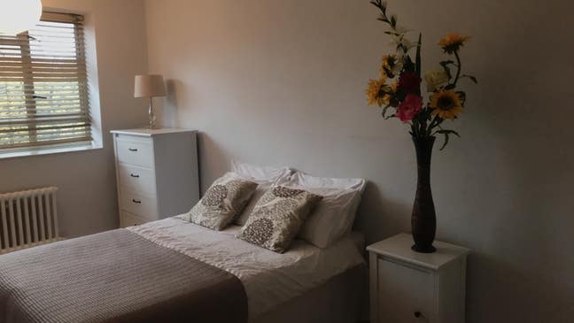 Great location , nice& Clean, big room in SW1 Main Photo