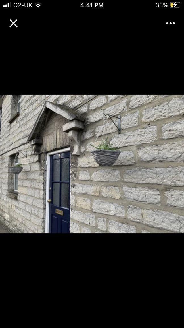 Furnished Room in Central Street Main Photo