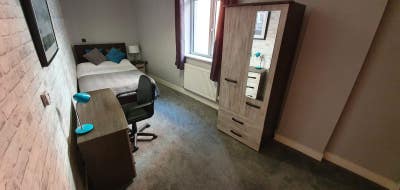 * Premium 8 Bed Property Located in Town centre * Main Photo