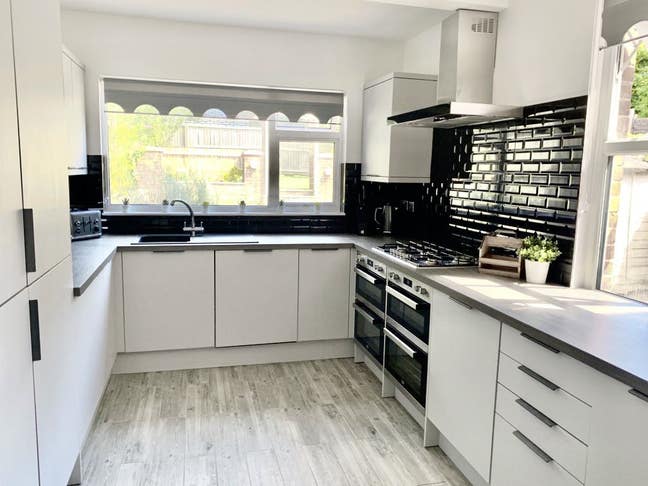 🏡 Beautiful Ensuite Room – Old Town/Town Centre Main Photo