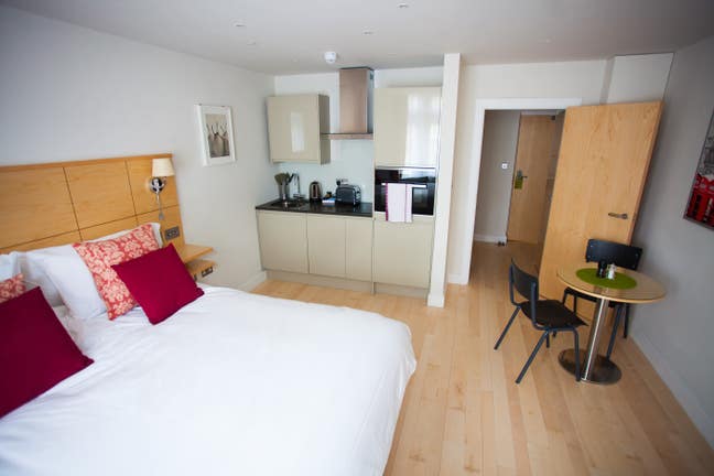 Studio Apartment.Short Term Let All Bills Included Main Photo