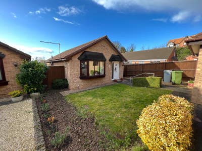 Spacious room with workspace in lovely cottage Main Photo