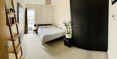 Lovely double with king bed & ensuite Main Photo