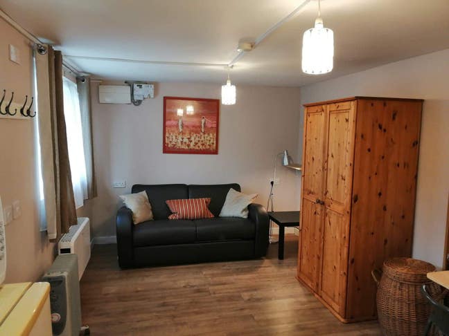 Newly refurbished Spacious Studio North Cambridge Main Photo