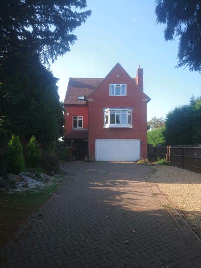 Large double in an architecturally designed house Main Photo