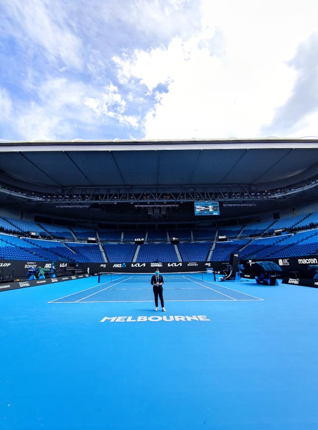 Traveling professional looking for a room Main Photo