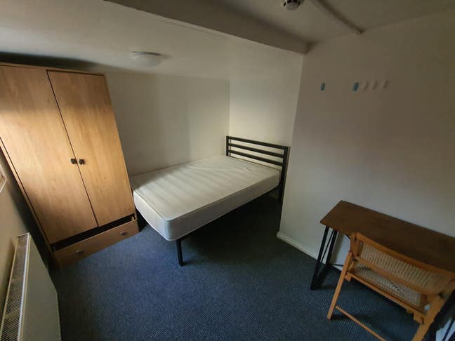 Single/ Double Room To Let Main Photo