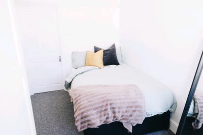 En suite Room Not to be Missed! Main Photo