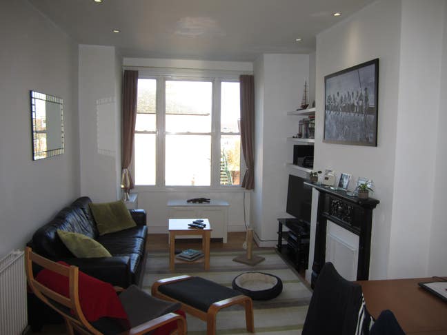 Double Room available in 1st Floor Maisonette Main Photo