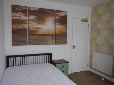 Lovely Room in Quiet Well Presented House Share Main Photo