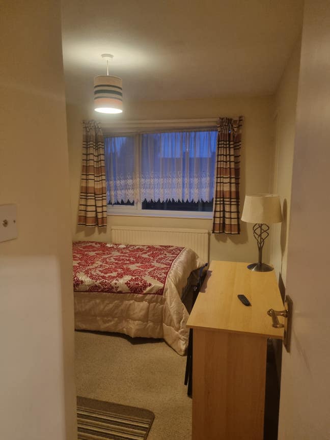 Double Room with shared kitchen and bathroom Main Photo