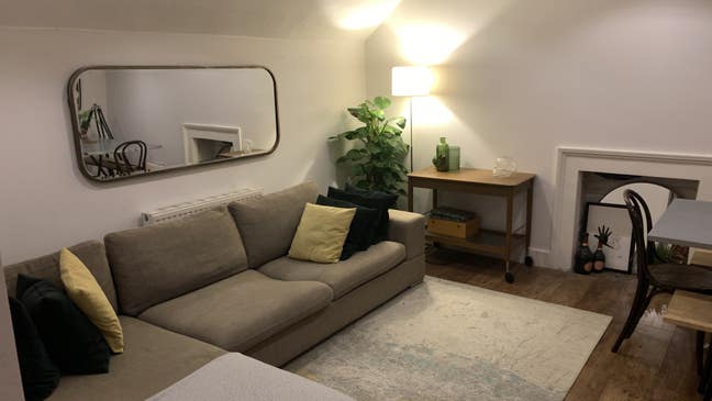 Double Rm, 2nd (top) Floor, split level 2 bed flat Main Photo