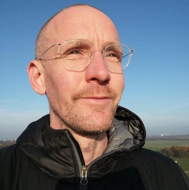 Looking for a flat mate Main Photo