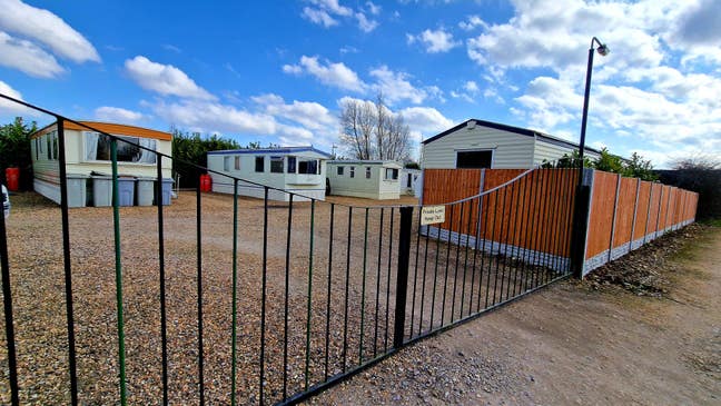 Park Home To Rent (£620 whole property) Main Photo