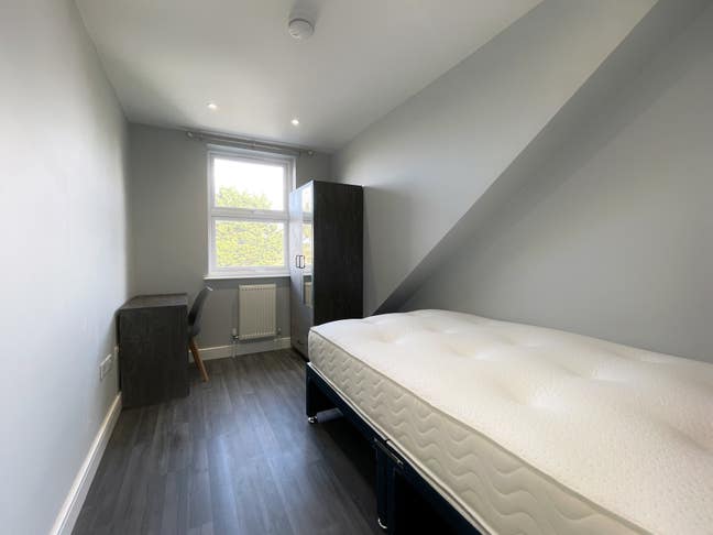 Top Floor Double Room To Rent | Cambridge City CB1 Main Photo
